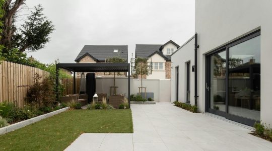 Overkapping in je tuin? Upgrade het tot volwaardige tuinkamer